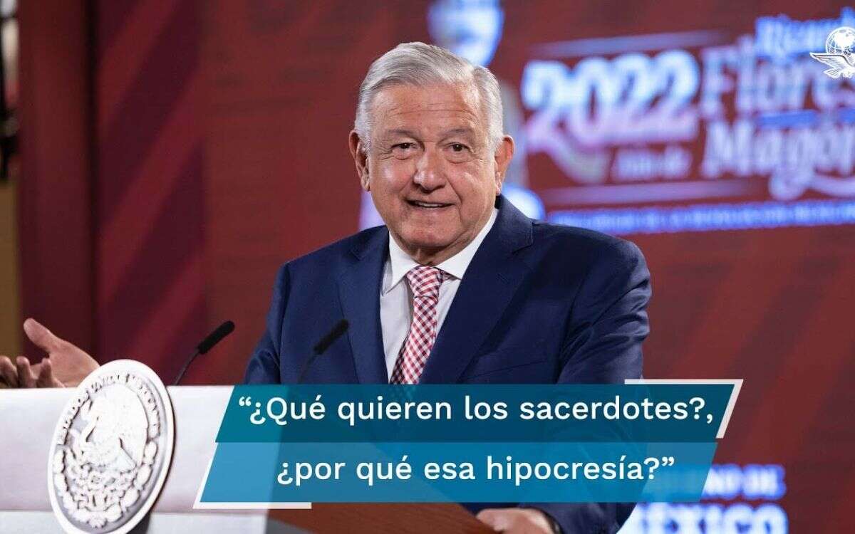 AMLO sacerdotes 1