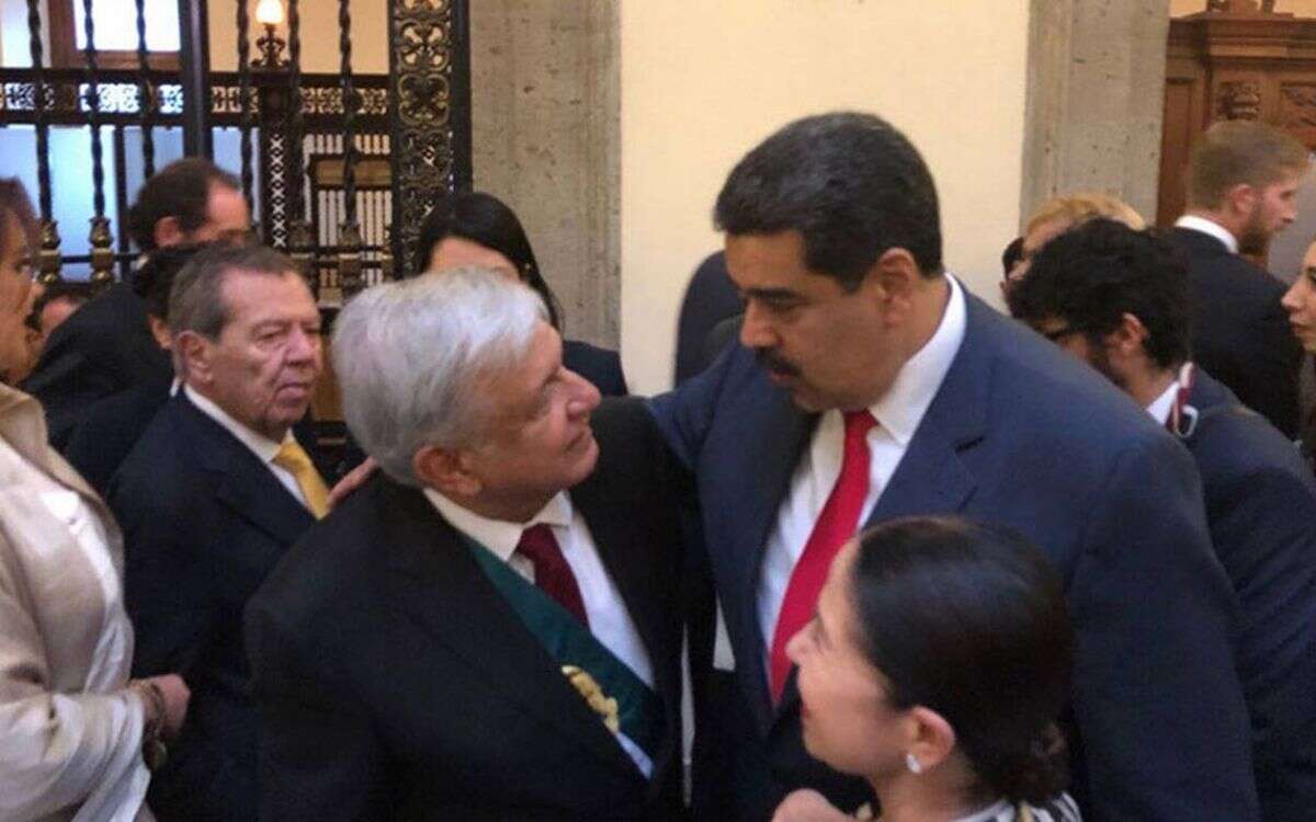 abrazo amlo y maduro 1
