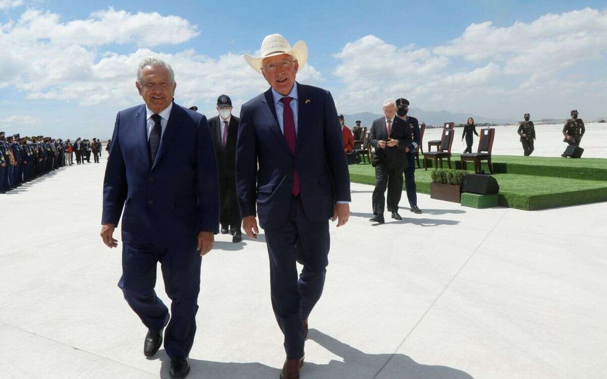 AMLO Salazar 1