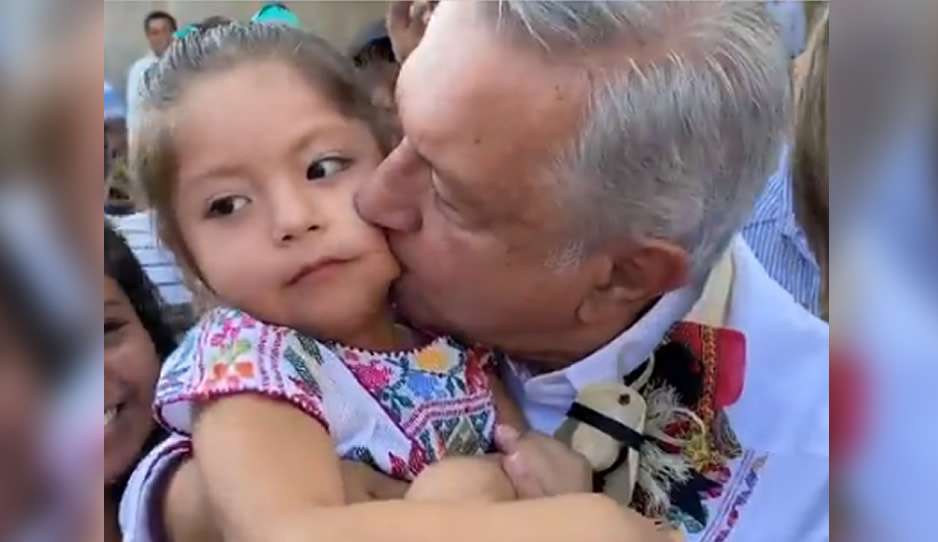 Amlo beso