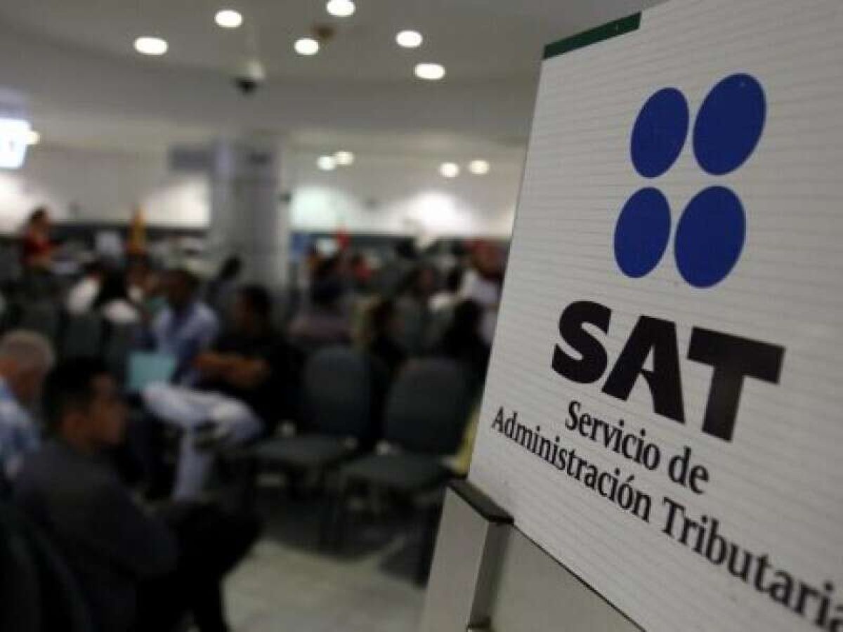 SAT cobra indebidamente a empresarios
