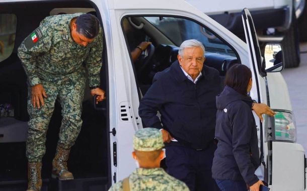 AMLO, el payaso de las 3 pistas de circo