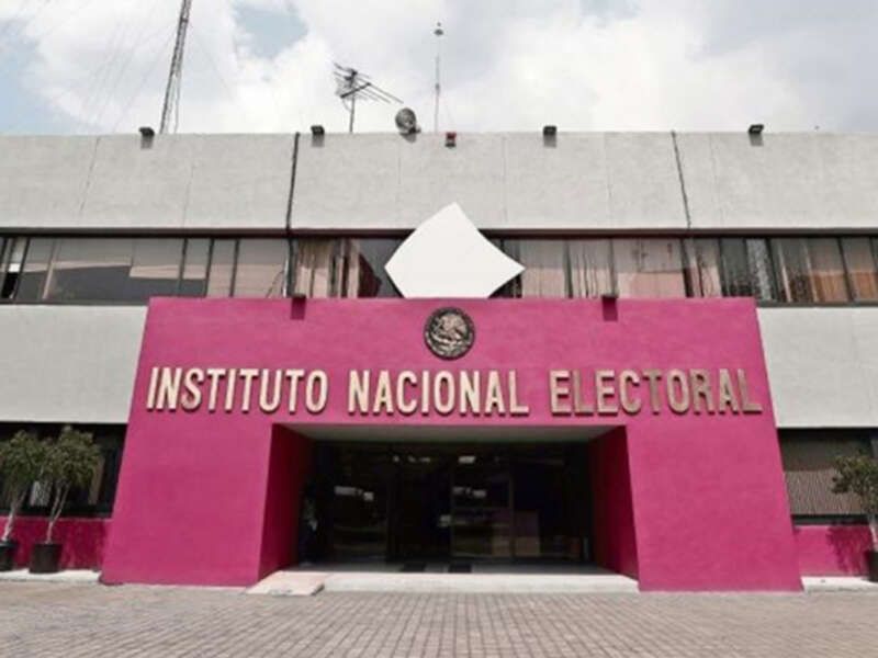 AMLO no entiende a zapes electorales, ¡podría recibir batazos!