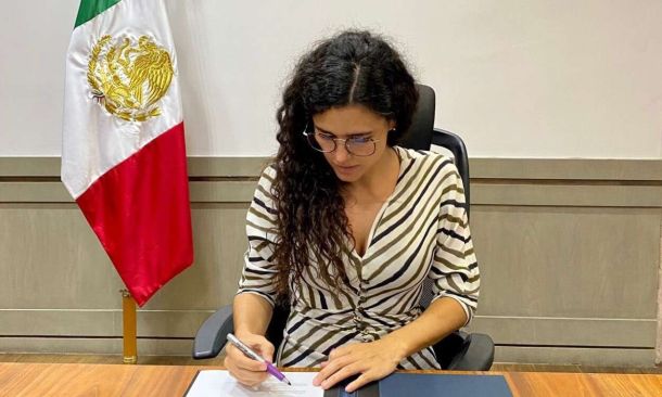 Luisa Alcalde cuestiona salarios de ministros de la SCJN