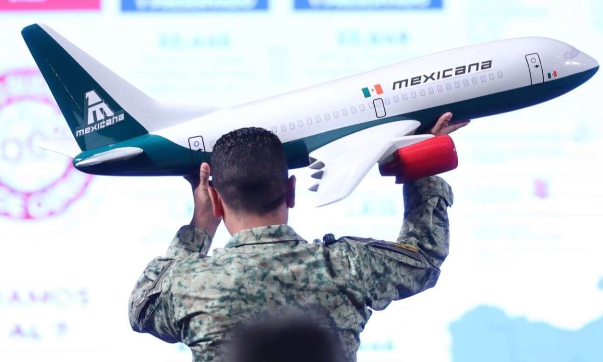 Las Fuerzas Armadas mexicanas, jugando a los avioncitos