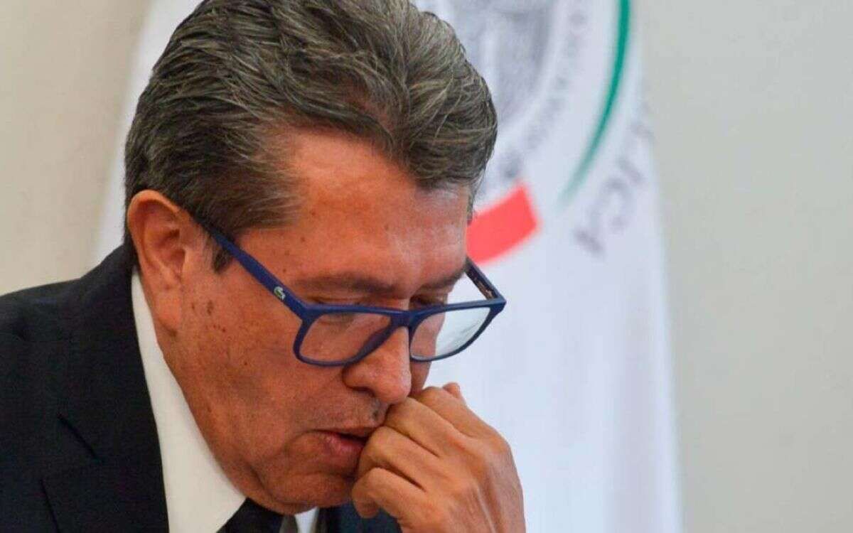 Ricardo Monreal se confronta con AMLO.