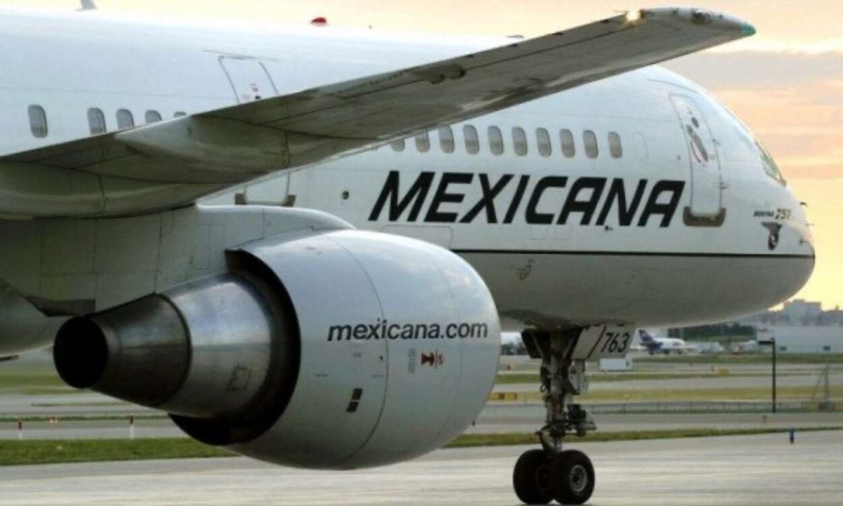 En medio de la locura y apenitas, pero despegó mexicana de aviación