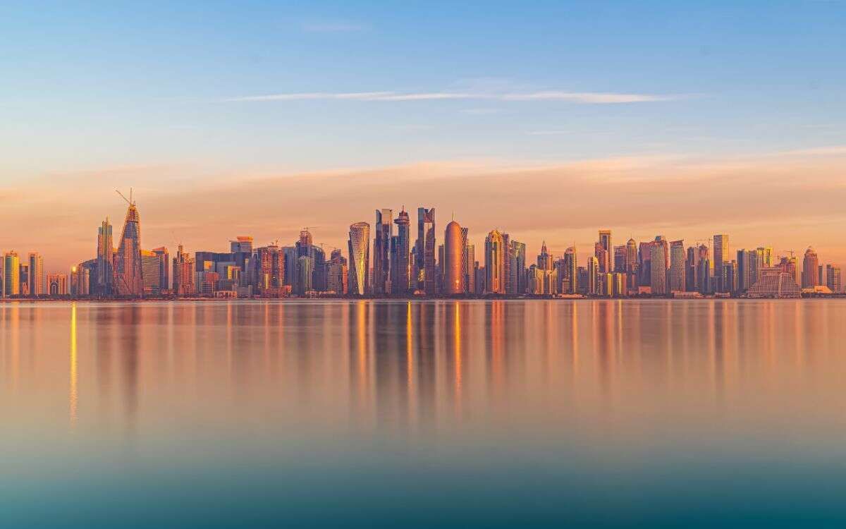 QATAR: Aunque su apariencia desértica ha cambiado, en Qatar prevalecen sus valores.